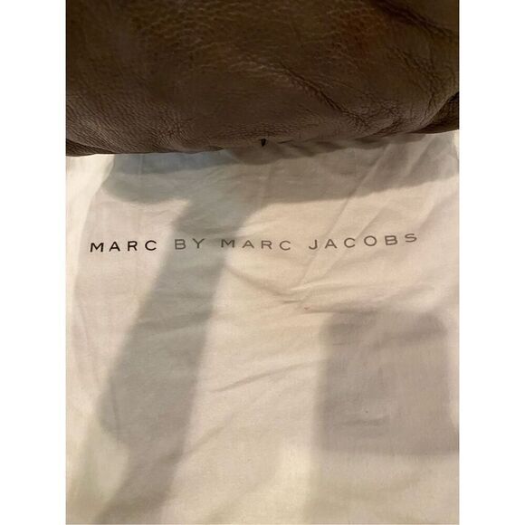 MARC BY MARC JACOBS Classic Q Hillier Hobo Bag - Picture 5 of 8